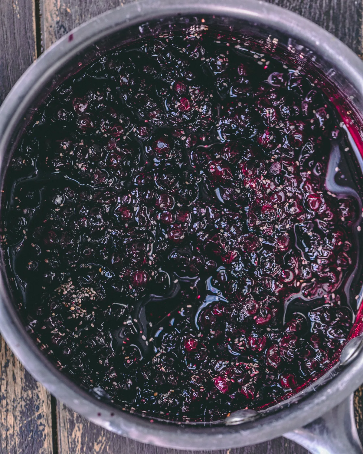 blueberry-jam-in-pot