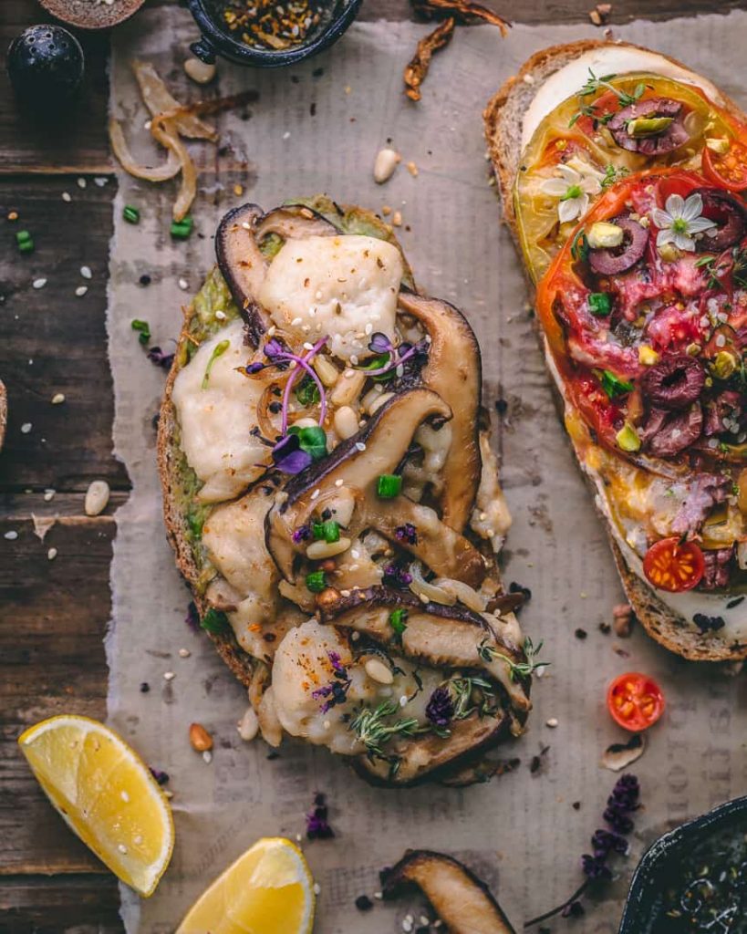 tomato-mushroom-cheese-toasts