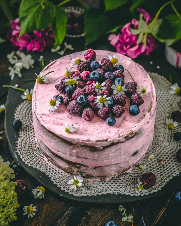 The BEST Chamomile Cake with an Irresistible Raspberry Buttercream ...