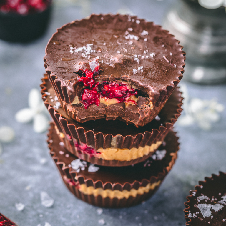 Irresistibly Delicious Raw Vegan Peanut Butter Cups with Raspberries
