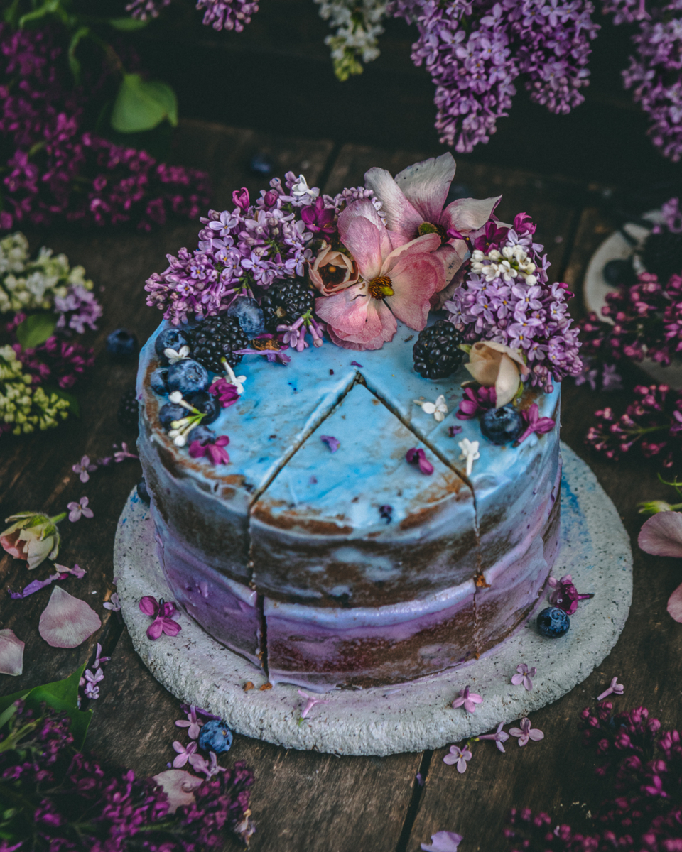 WIld blueberry cake with cuts
